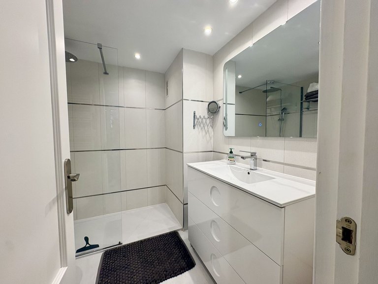 Apartment for Sale in Elviria, Malaga 27