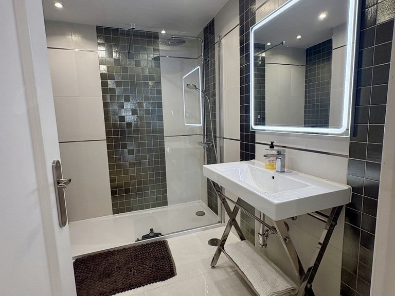 Apartment for Sale in Elviria, Malaga 30