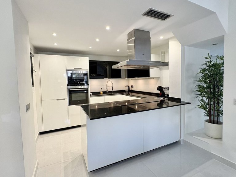 Apartment for Sale in Elviria, Malaga 5