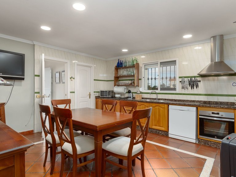 Villa for Sale in Alhaurín De La Torre, Malaga 11