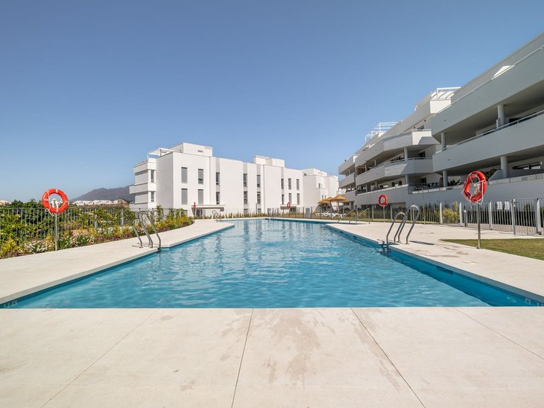 Apartment for Sale in New Golden Mile, Malaga 25