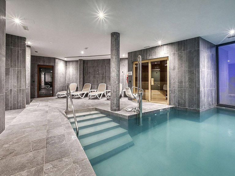 Apartment for Sale in New Golden Mile, Malaga 29