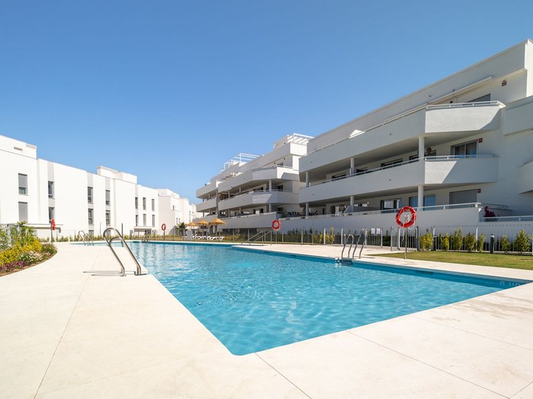 Apartment for Sale in New Golden Mile, Malaga 3