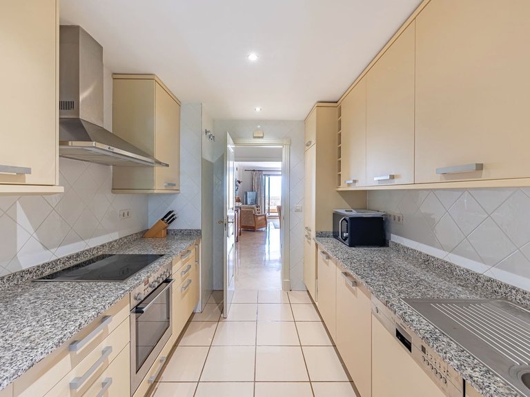 Apartment for Sale in El Paraiso, Malaga 13