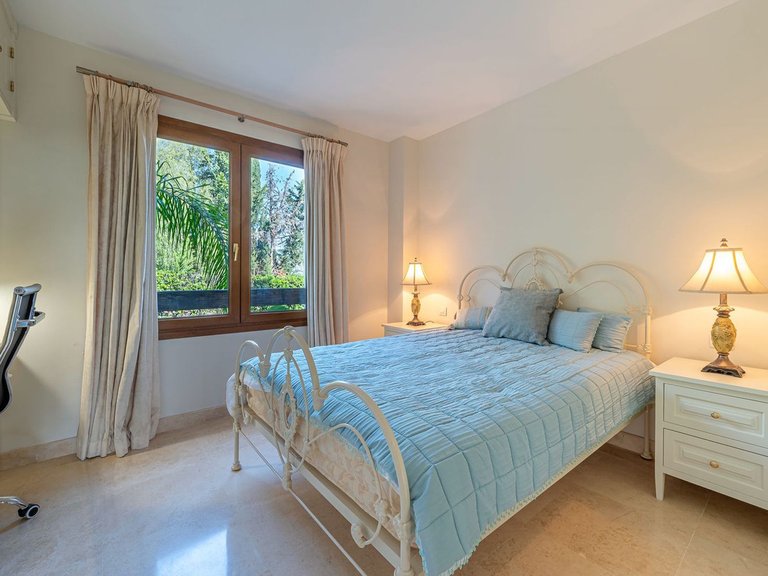 Apartment for Sale in El Paraiso, Malaga 19