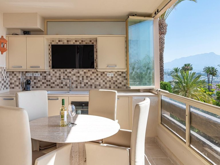 Apartment for Sale in El Paraiso, Malaga 2