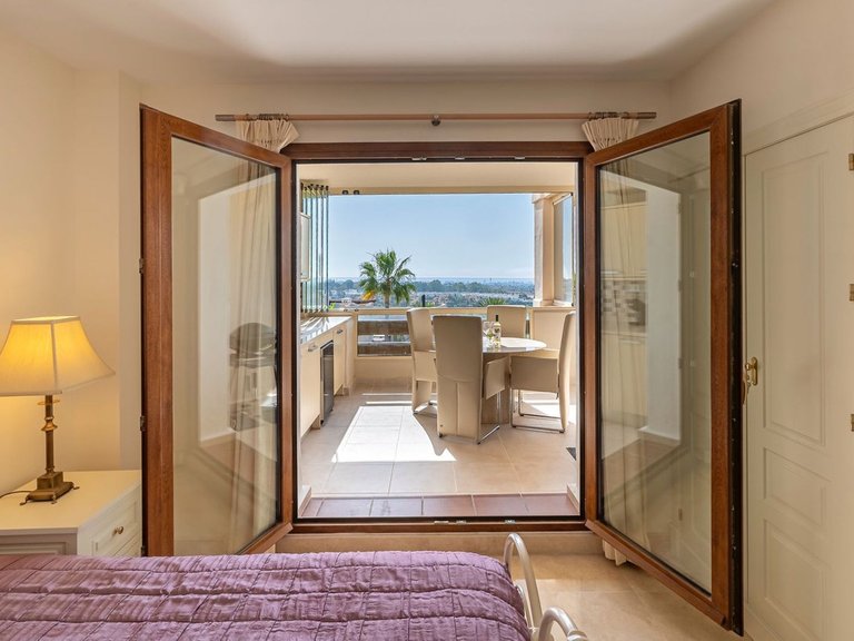 Apartment for Sale in El Paraiso, Malaga 3