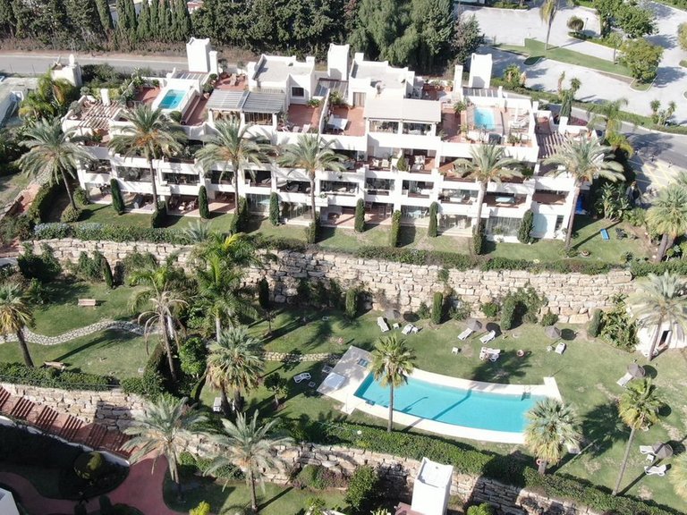 Apartment for Sale in El Paraiso, Malaga 6