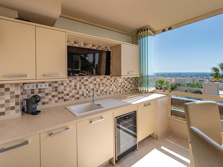 Apartment for Sale in El Paraiso, Malaga 8