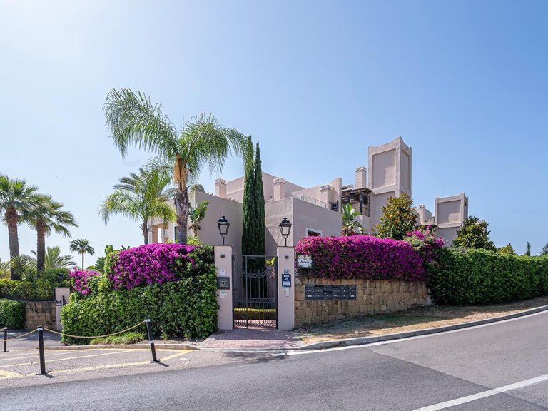 Apartment for Sale in El Paraiso, Malaga 9