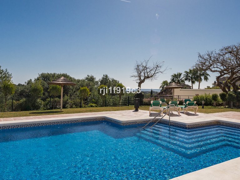 Apartment for Sale in Elviria, Malaga 18