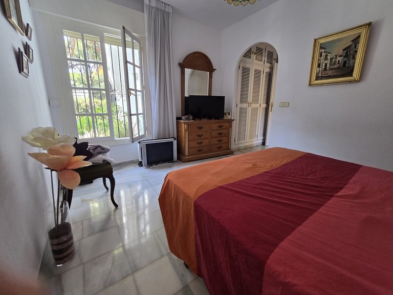 Villa for Sale in Calahonda, Malaga 13
