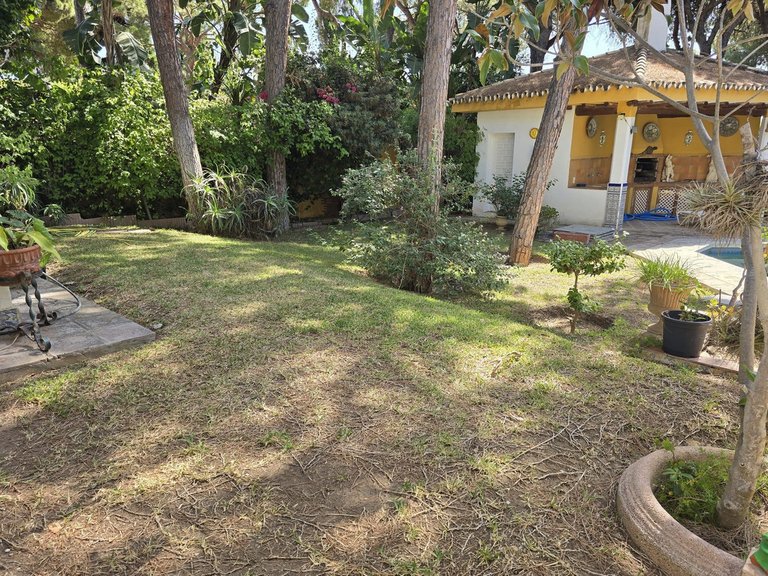 Villa for Sale in Calahonda, Malaga 16
