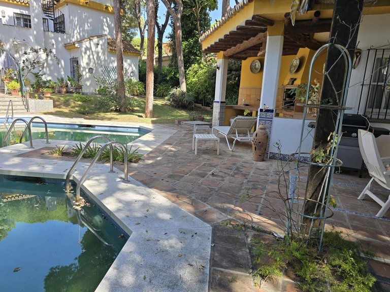 Villa for Sale in Calahonda, Malaga 45