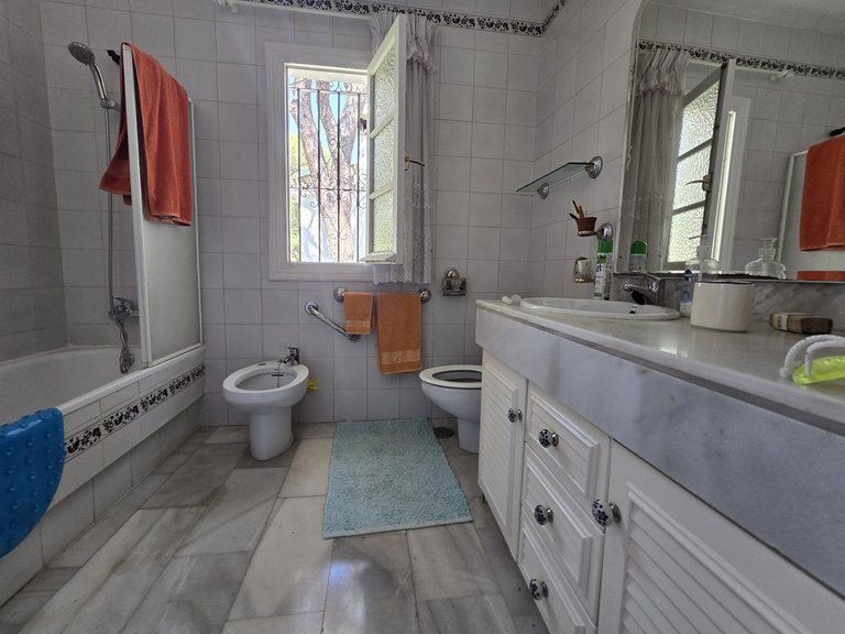 Villa for Sale in Calahonda, Malaga 9