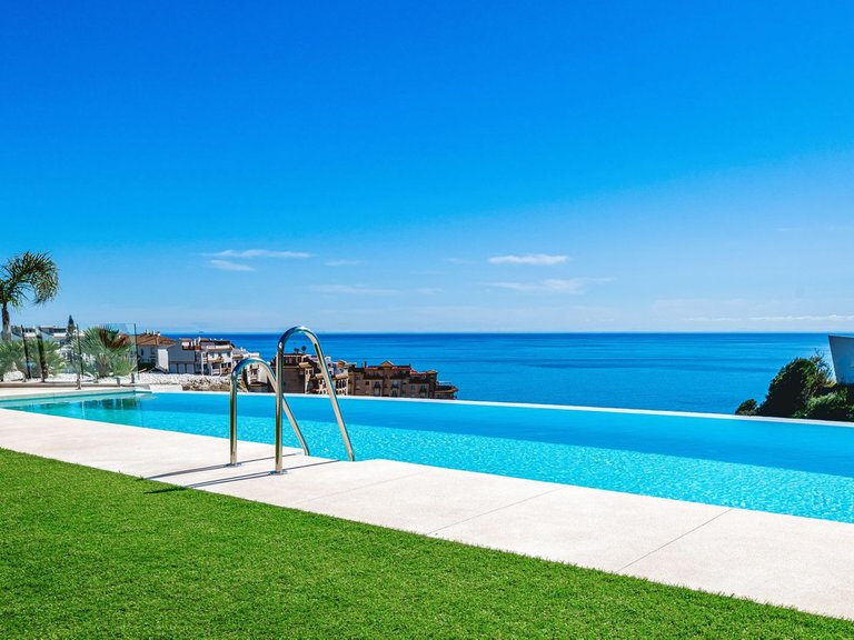 Apartment for Sale in Benalmadena Costa, Malaga 43
