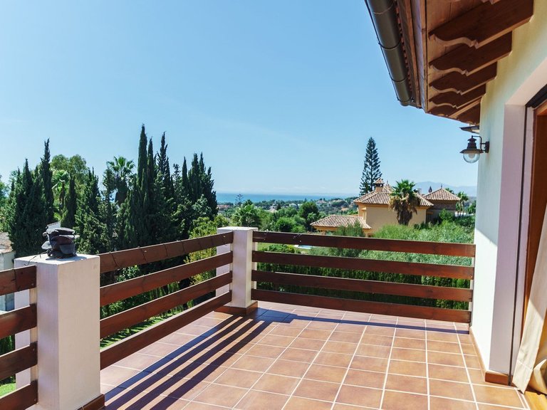 Villa for Sale in El Rosario, Malaga 12