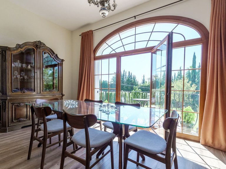 Villa for Sale in El Rosario, Malaga 14
