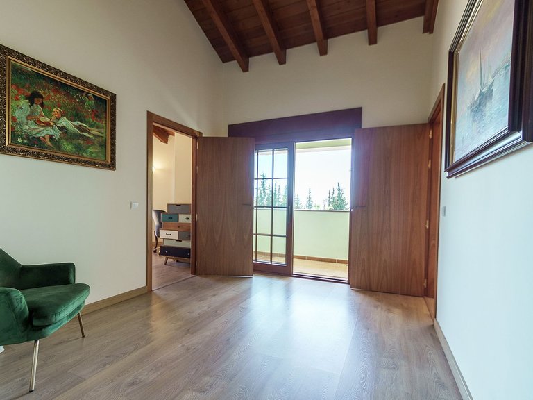 Villa for Sale in El Rosario, Malaga 25