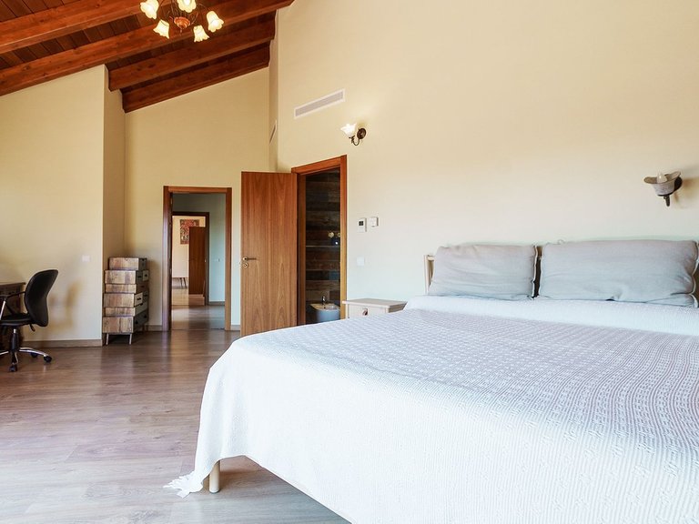 Villa for Sale in El Rosario, Malaga 27