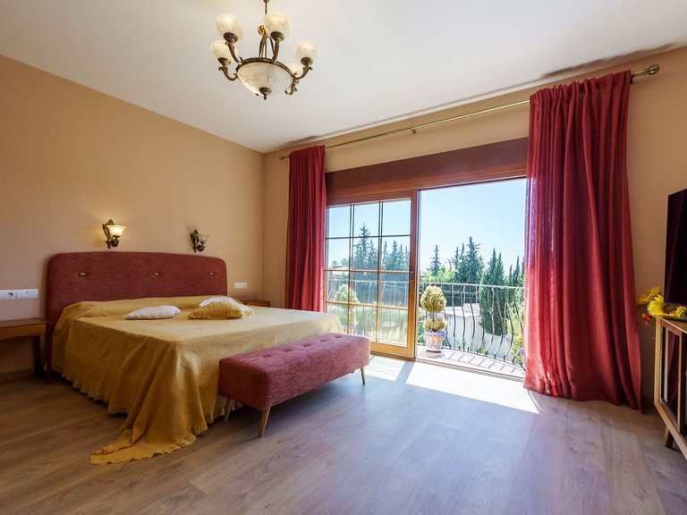 Villa for Sale in El Rosario, Malaga 30