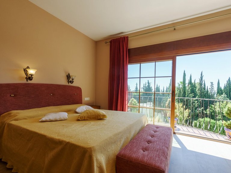 Villa for Sale in El Rosario, Malaga 31