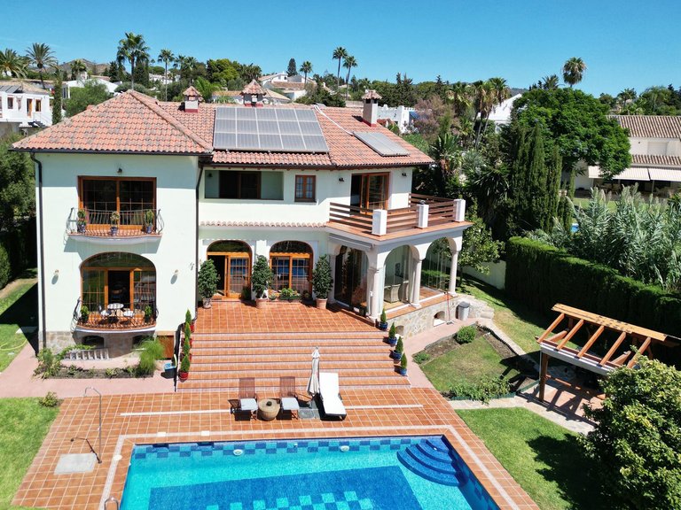 Villa for Sale in El Rosario, Malaga 36
