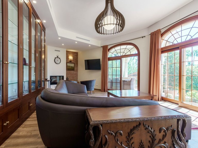 Villa for Sale in El Rosario, Malaga 7