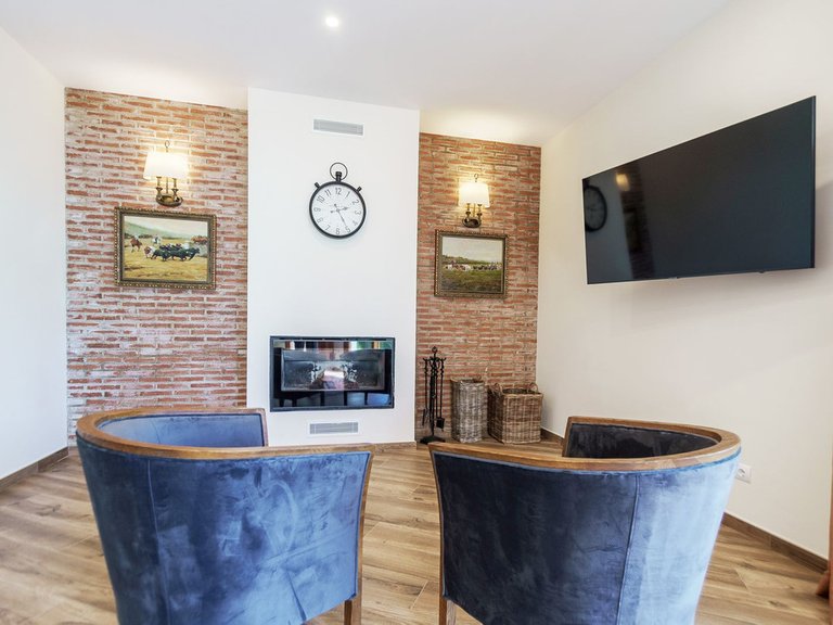 Villa for Sale in El Rosario, Malaga 8