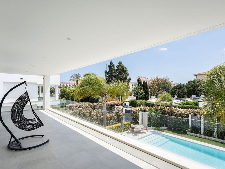 Villa for Sale in Nueva Andalucía, Malaga 21