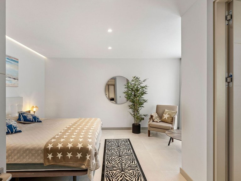 Villa for Sale in Nueva Andalucía, Malaga 22