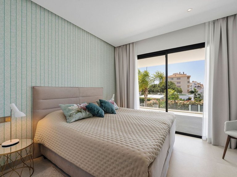 Villa for Sale in Nueva Andalucía, Malaga 25