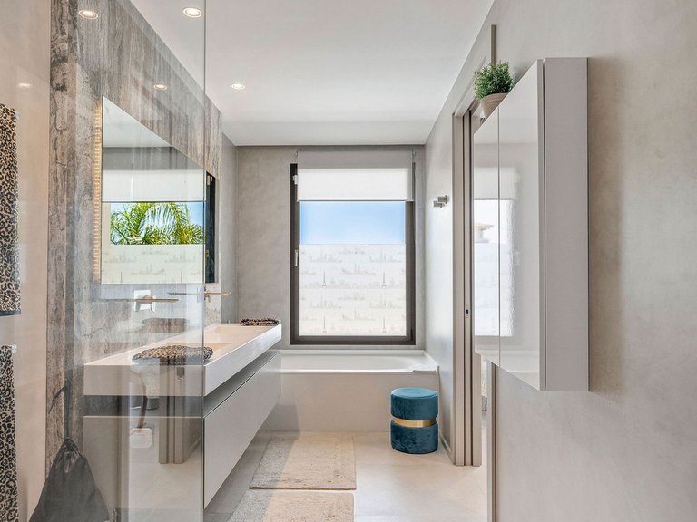 Villa for Sale in Nueva Andalucía, Malaga 39