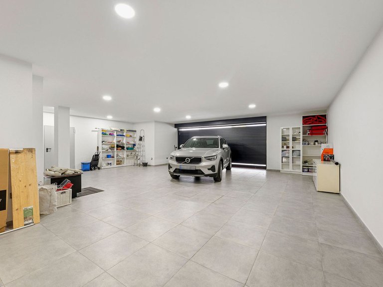 Villa for Sale in Nueva Andalucía, Malaga 41