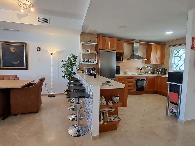 Villa for Sale in Lauro Golf, Malaga 5