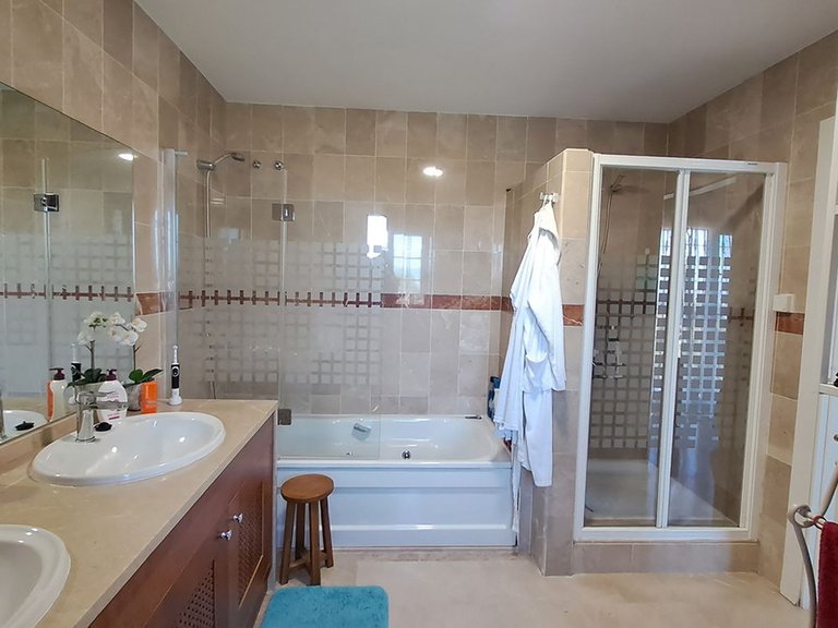 Villa for Sale in Lauro Golf, Malaga 9
