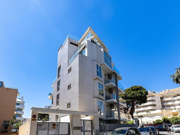 Apartment for Sale in Benalmadena Costa, Malaga 32