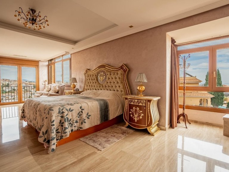 Villa for Sale in Benalmadena Costa, Malaga 2