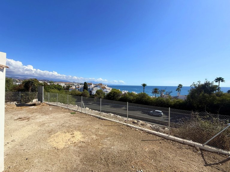 Villa for Sale in Estepona, Malaga 10