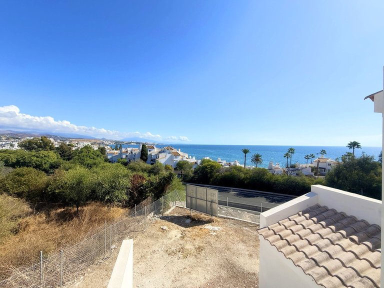 Villa for Sale in Estepona, Malaga 16