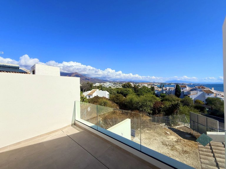 Villa for Sale in Estepona, Malaga 17