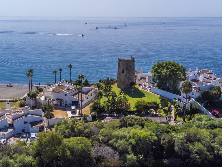 Villa for Sale in Estepona, Malaga 6