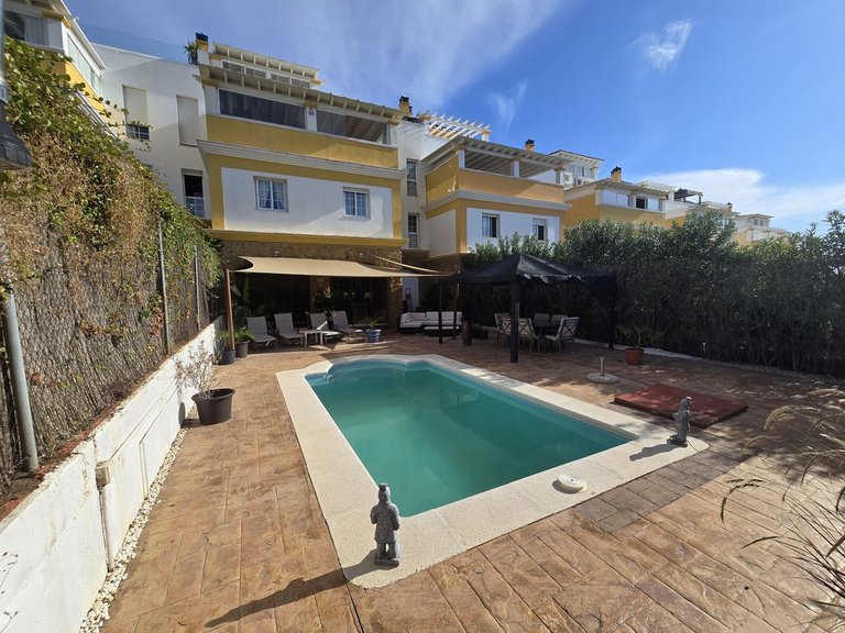 Villa for Sale in Costa del Sol, Calahonda, Malaga 1