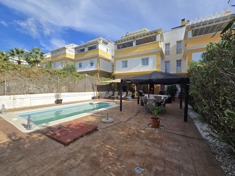 Villa for Sale in Costa del Sol, Calahonda, Malaga 3