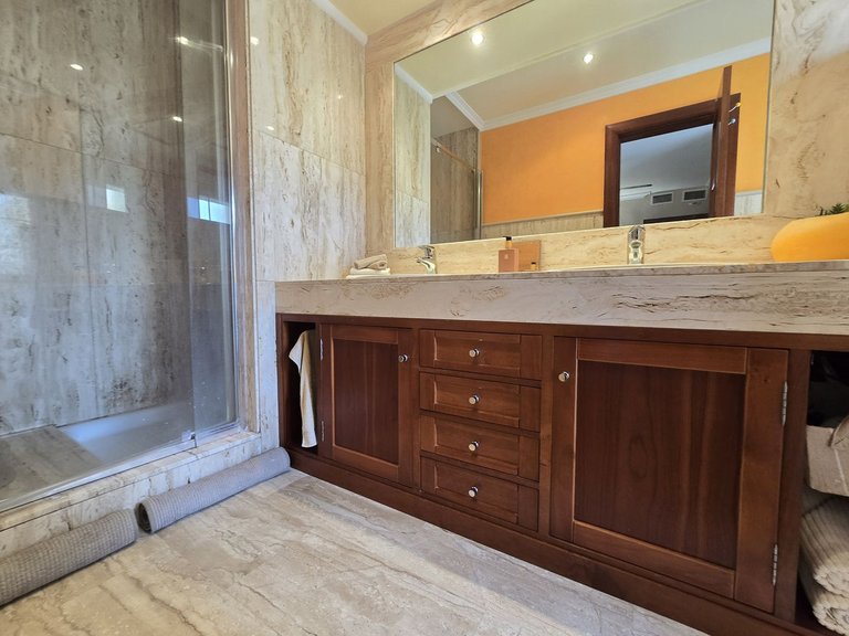 Villa for Sale in Costa del Sol, Calahonda, Malaga 6