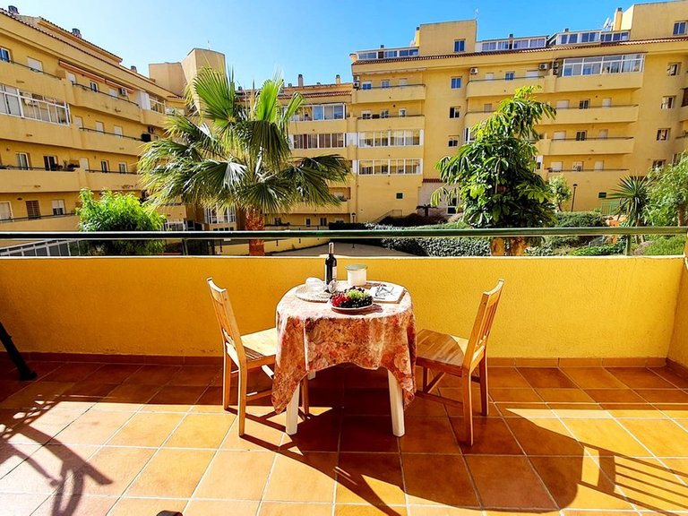 Apartment for Sale in Los Pacos, Malaga 1