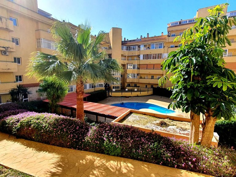 Apartment for Sale in Los Pacos, Malaga 2
