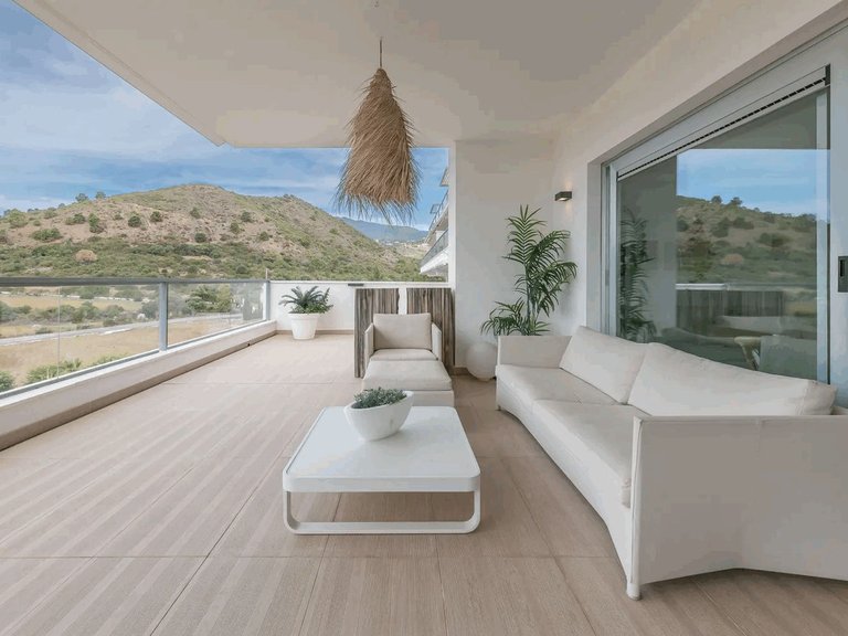 Apartment for Sale in Los Arqueros, Malaga 5