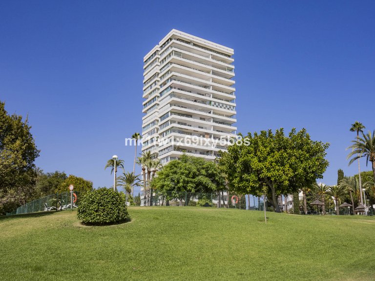 Apartment for Sale in Río Real, Malaga 1