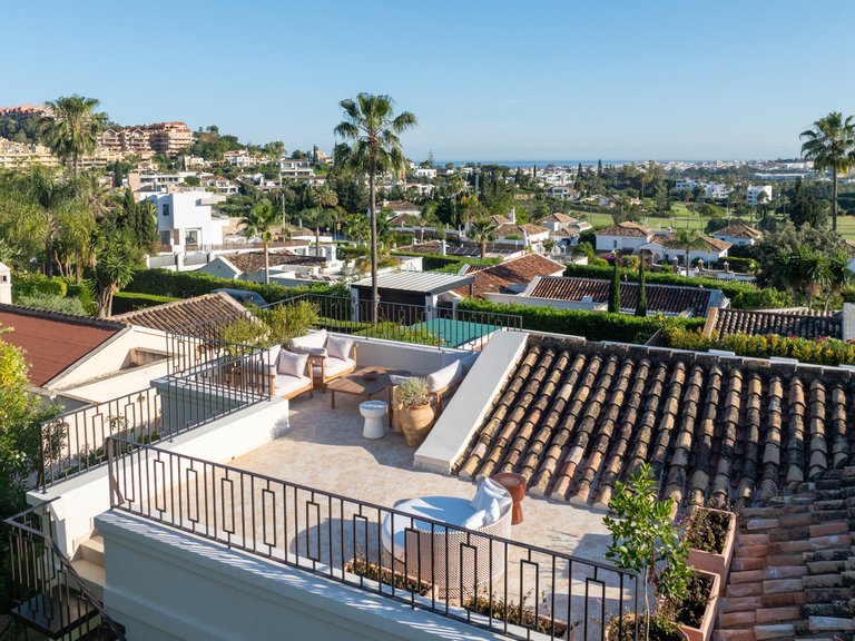 Villa for Sale in Nueva Andalucía, Malaga 10
